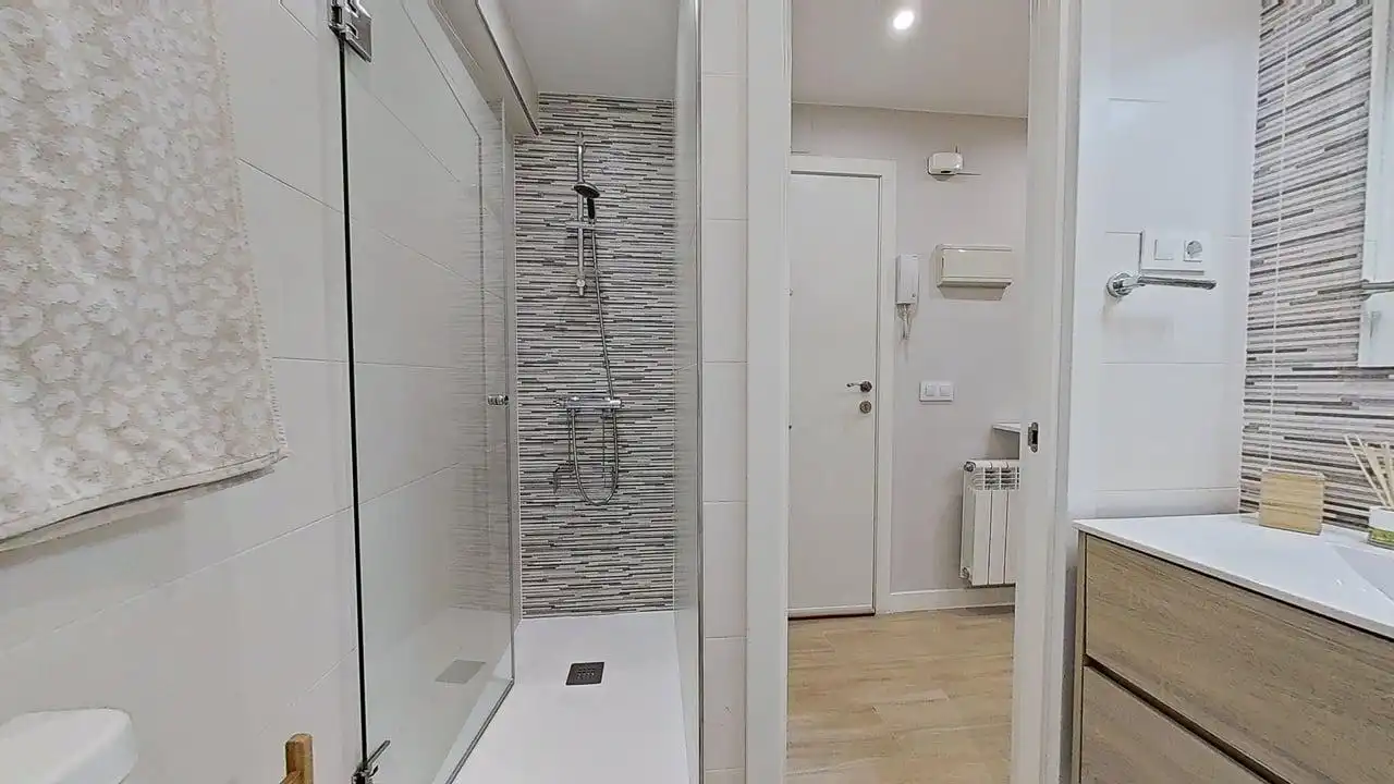 Flat with lift to rent in Calle de La Bañeza, imagen 25