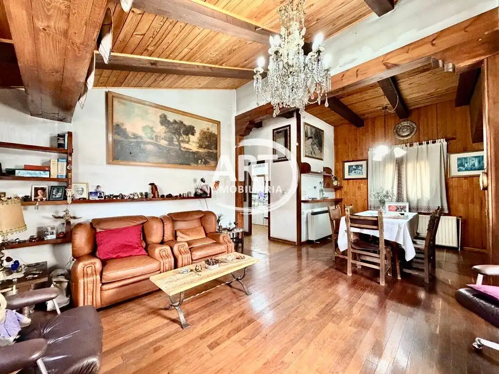 Sala d'estar de Finca rústica en venda en Alcalá de la Selva amb Calefacció i Moblat