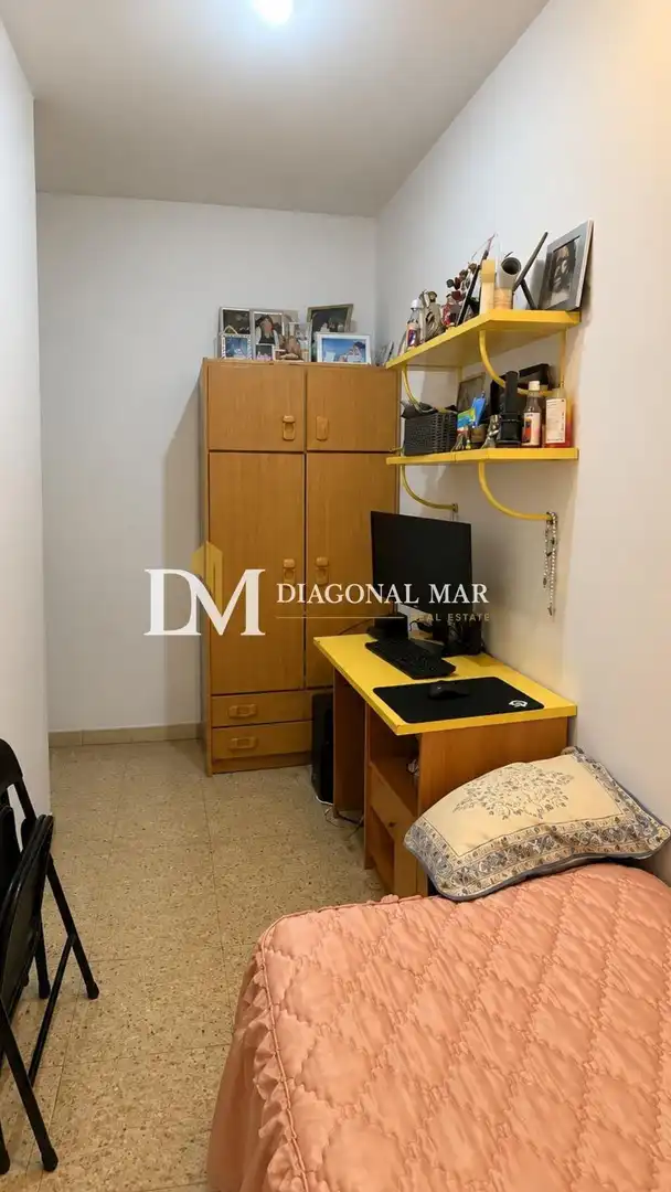 Habitación de Piso en venta en Barcelona con Aire acondicionado y Balcón