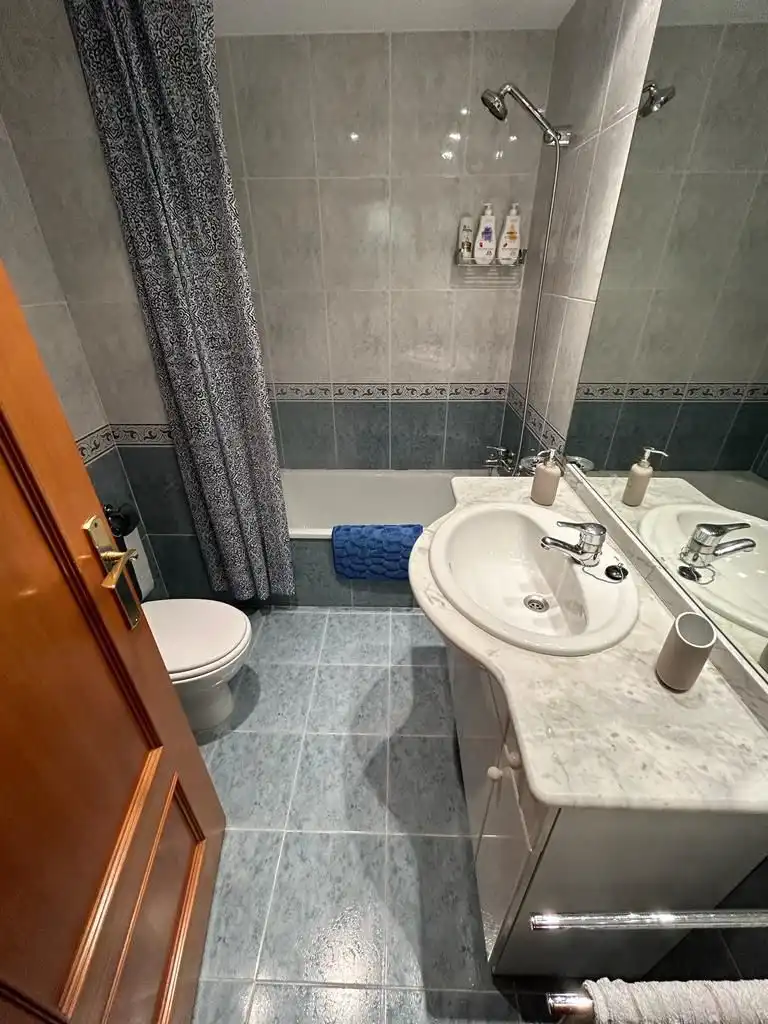 Badezimmer von Wohnung zum Verkauf in Valencia mit Klimaanlage, Heizung und Parkett