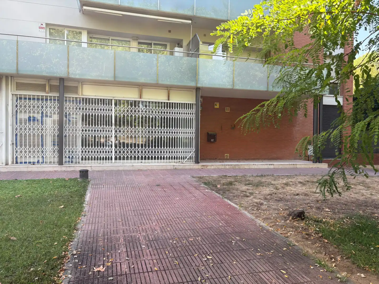 Vista exterior de Local de lloguer en Sant Cugat del Vallès