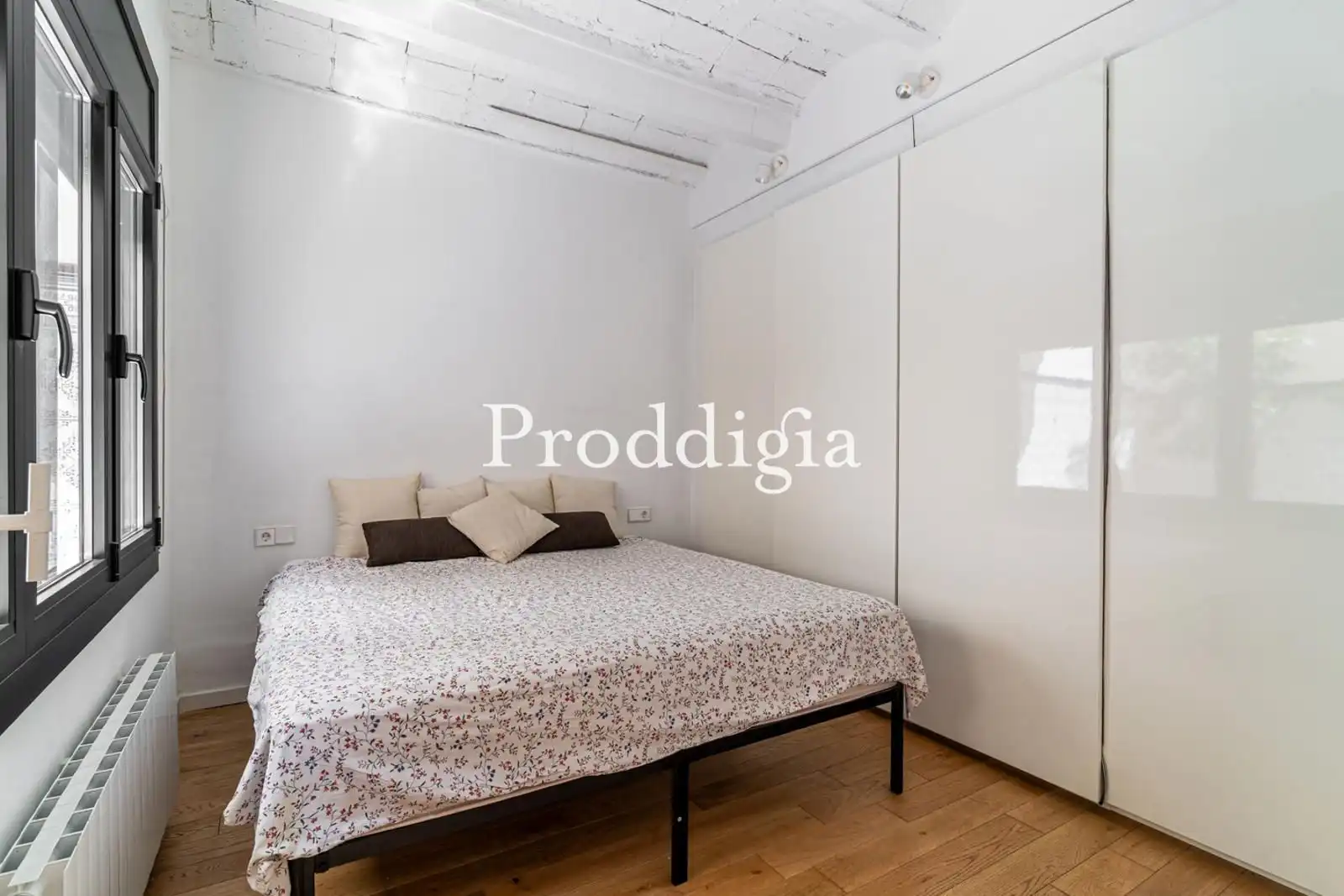 Bedroom of Flat for rent in Barcelona  with Air Conditioner, Terrace and Storage room