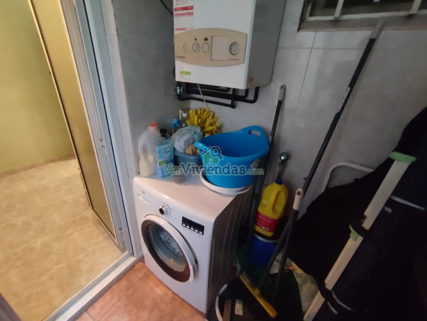 Flat for sale in Cornellà de Llobregat  with Air Conditioner, Heating and Oven
