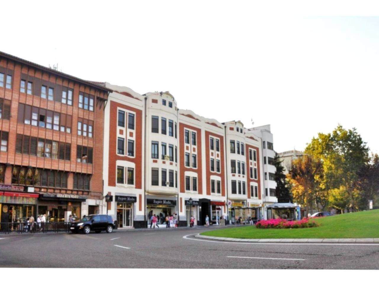 Exterior view of Garage to rent in Palencia Capital