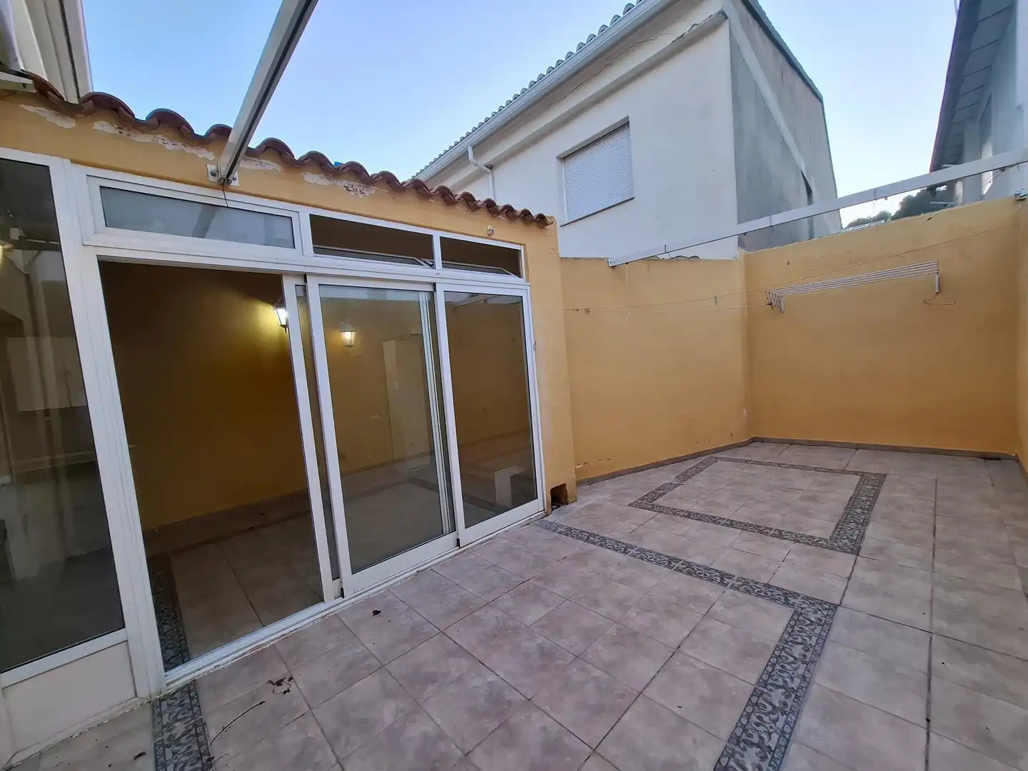Außenansicht von Maisonette zum Verkauf in Castelló de Rugat mit Klimaanlage und Terrasse