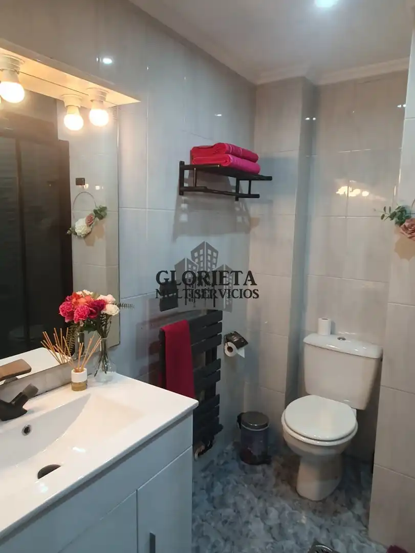 Badezimmer von Dachboden zum Verkauf in Vigo  mit Klimaanlage, Heizung und Parkett