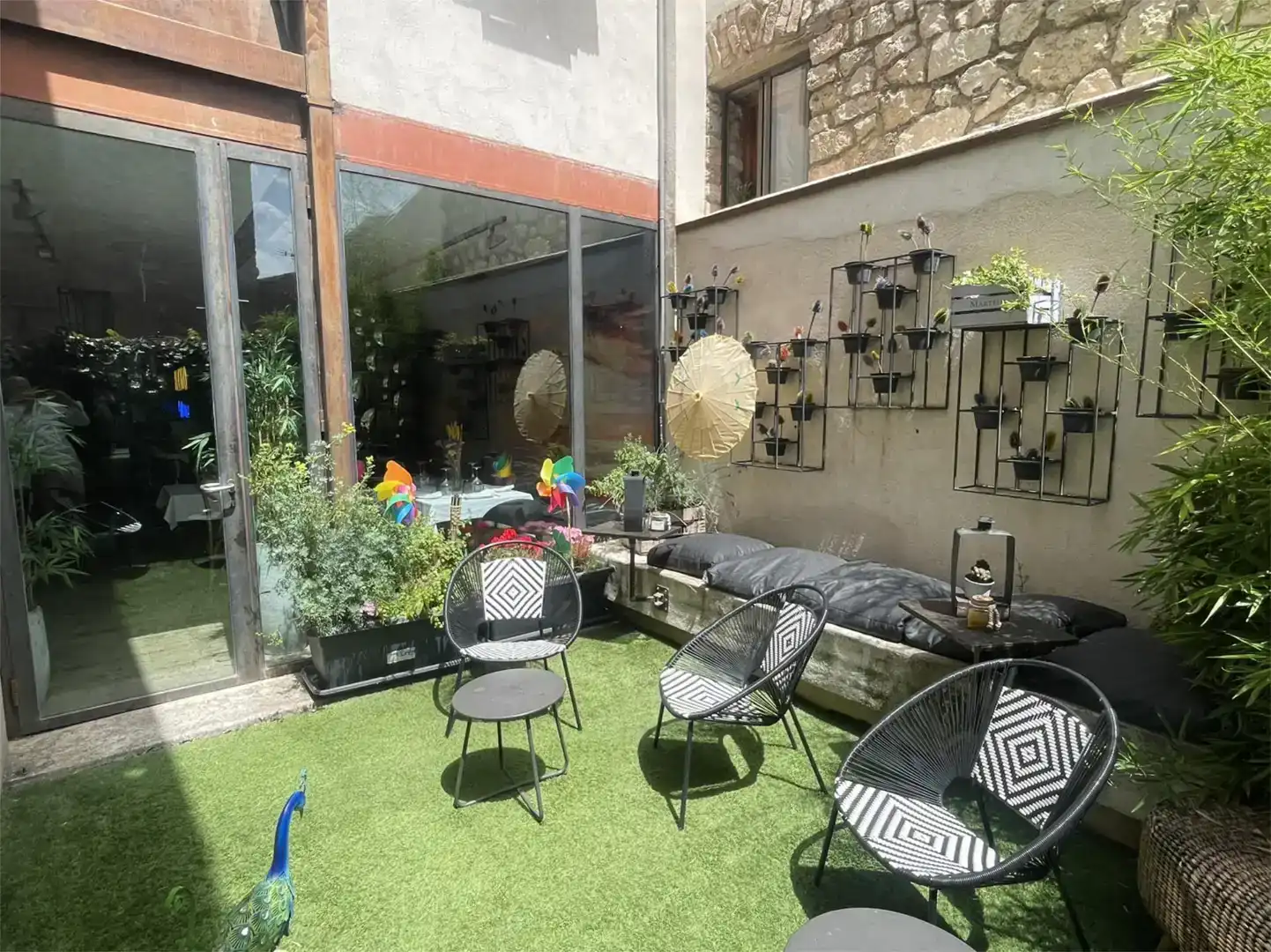 Terraza de Local en venta en Medinaceli con Aire acondicionado