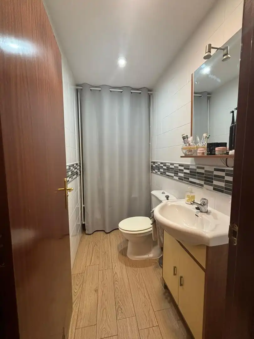 Bathroom of Duplexes for sale in Alcalá de Guadaira  with Air Conditioner, Terrace and Storage room