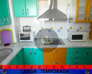 Kitchen of Flat to rent in  Granada Capital  with Balcony