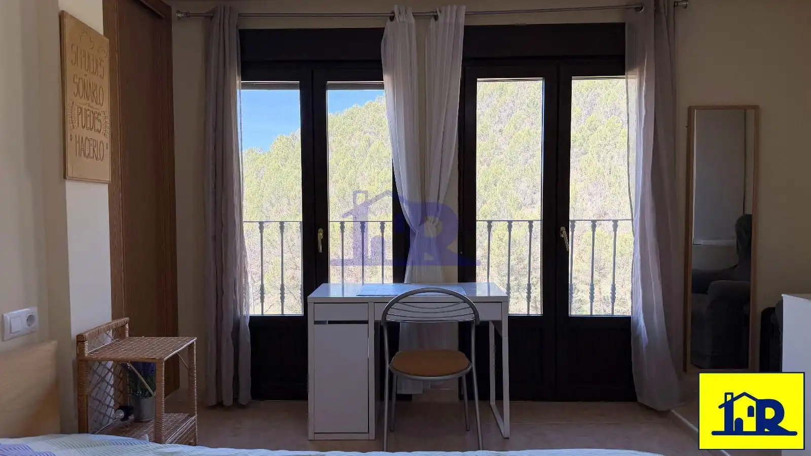 Habitación de Dúplex en venta en Cuenca con Calefacción, Trastero y Amueblado