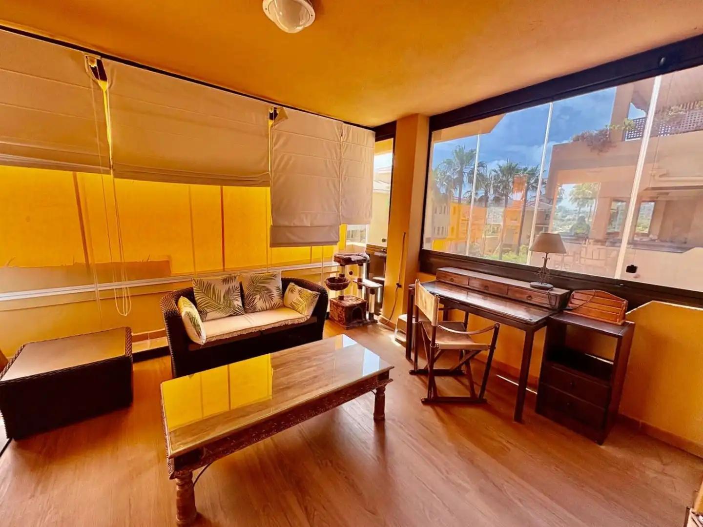 Sala d'estar de Apartament de lloguer en Sotogrande amb Aire condicionat, Calefacció i Terrassa