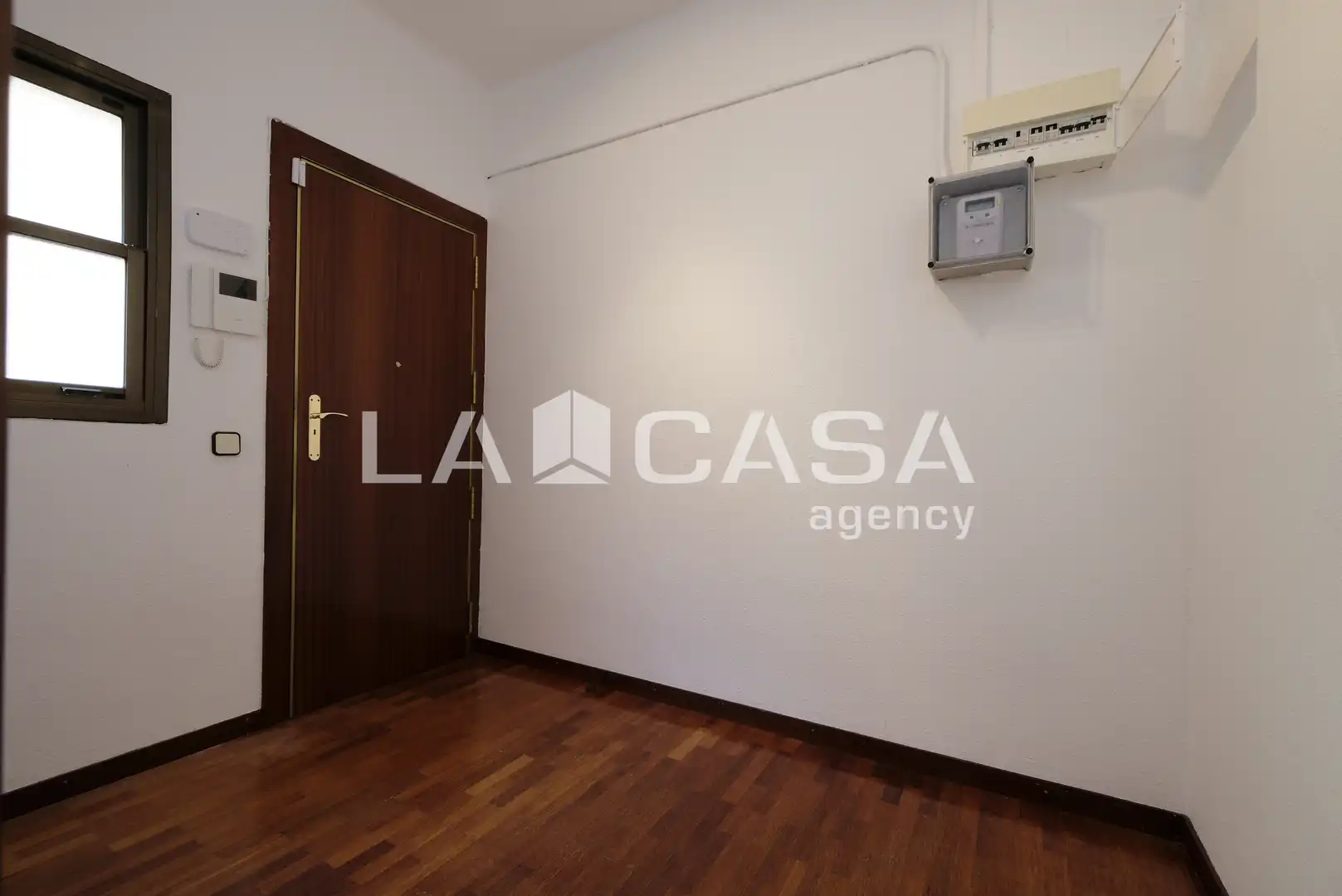 Piso en venta en Barcelona con Calefacción y Balcón