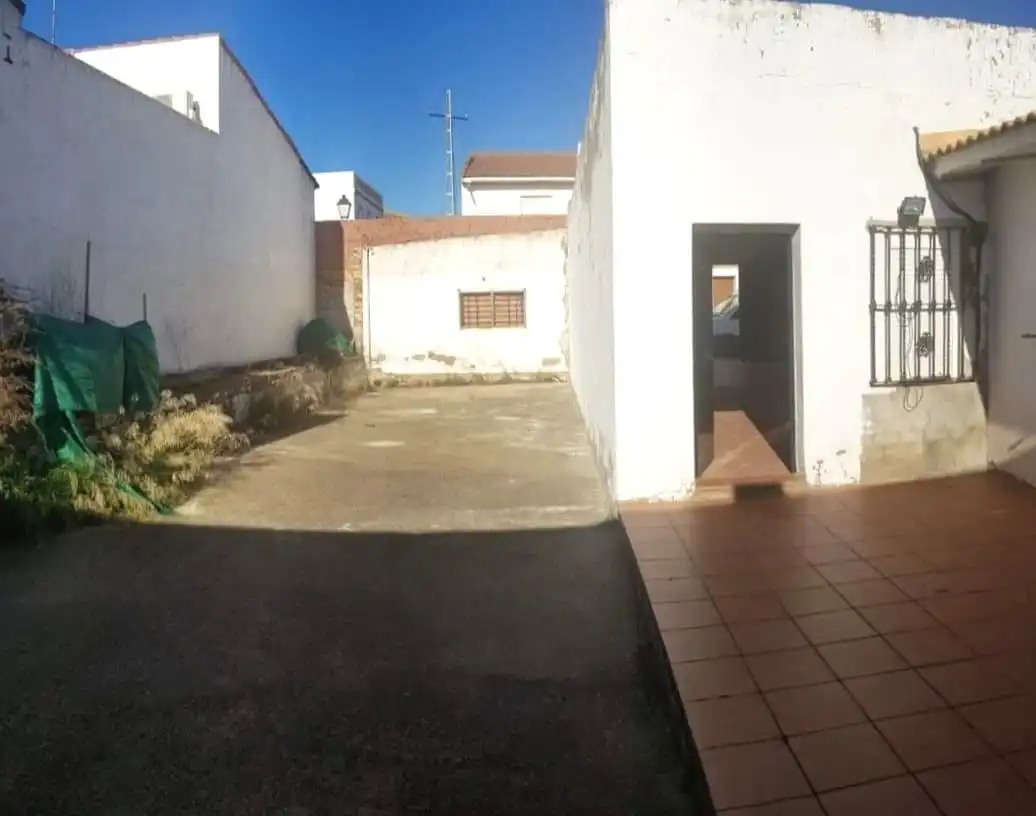 Vista exterior de Local en venta en Gerena