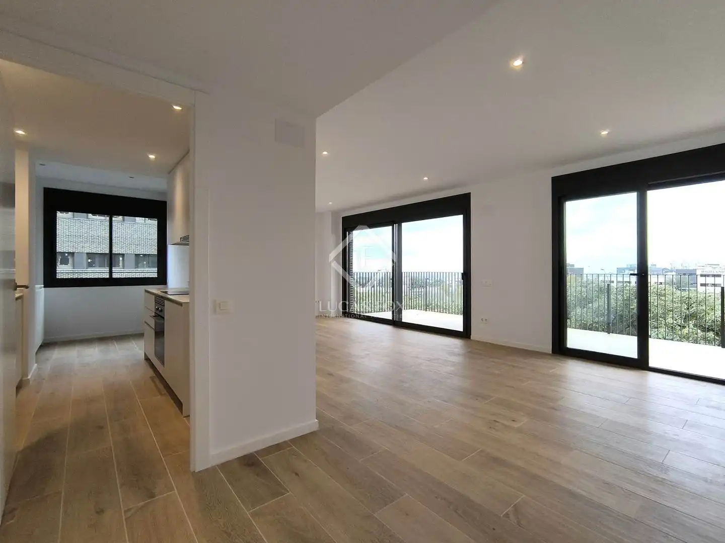 Flat with pool to rent in Finestrelles
