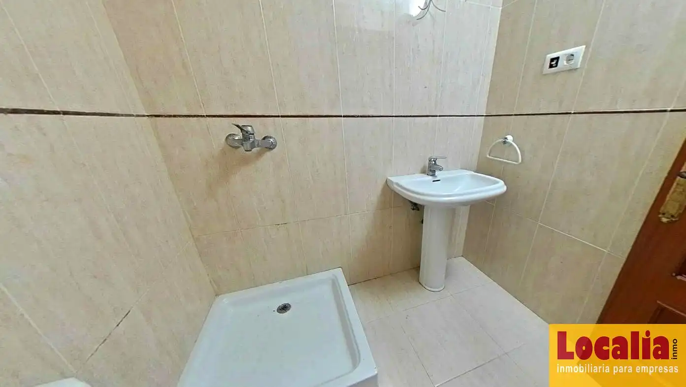 Bathroom of Flat for sale in Hazas de Cesto
