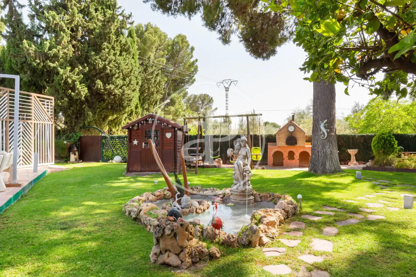 Jardín de Casa o chalet en venta en Elda con Aire acondicionado, Calefacción y Jardín privado