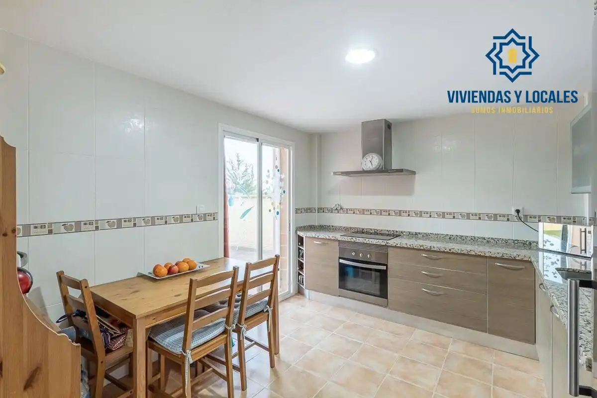 Detached house with pool for sale in Calle Calle Venus, imagen 9