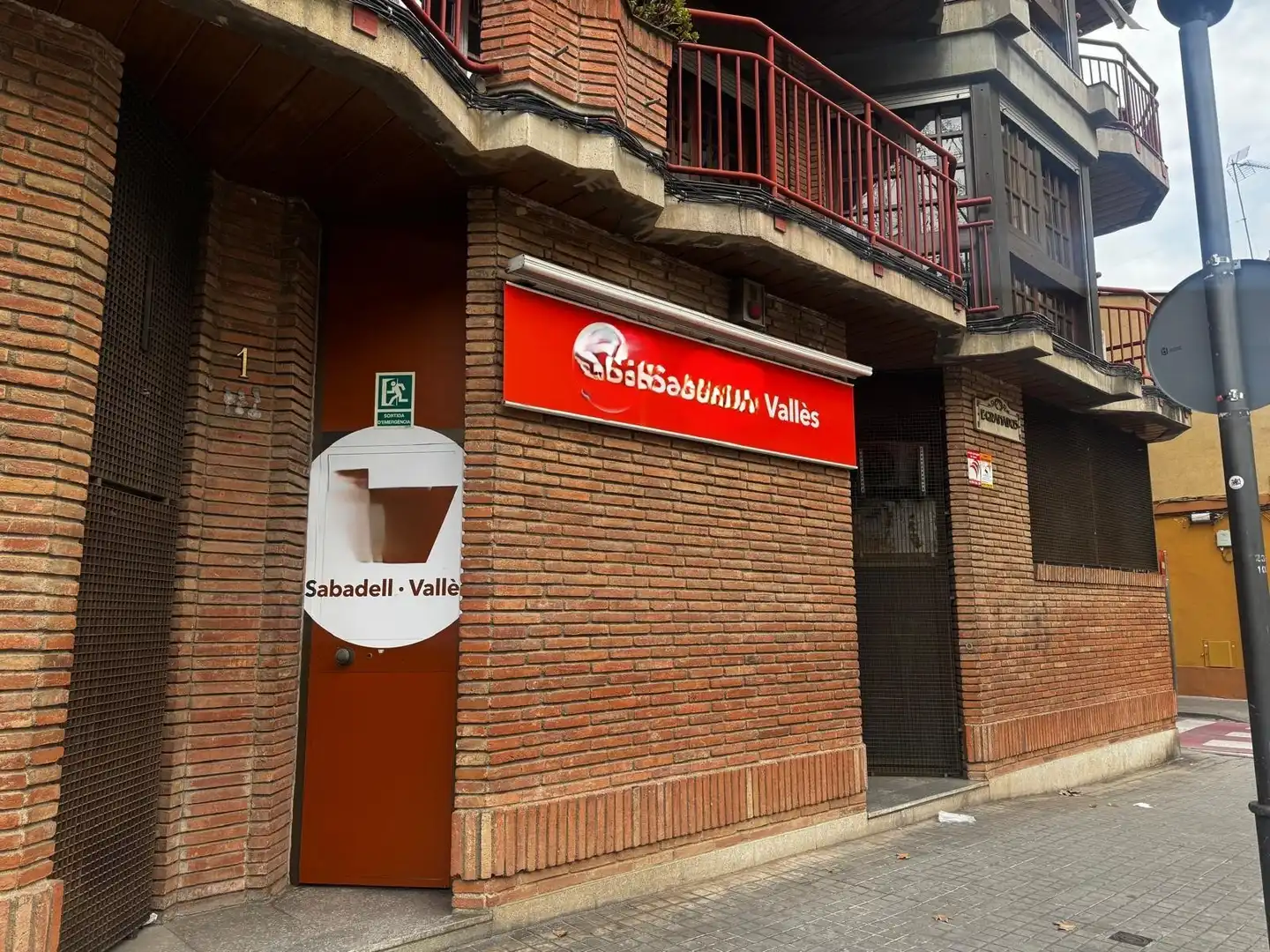 Local comercial de lloguer a Plaça de Granados 3, imagen 4