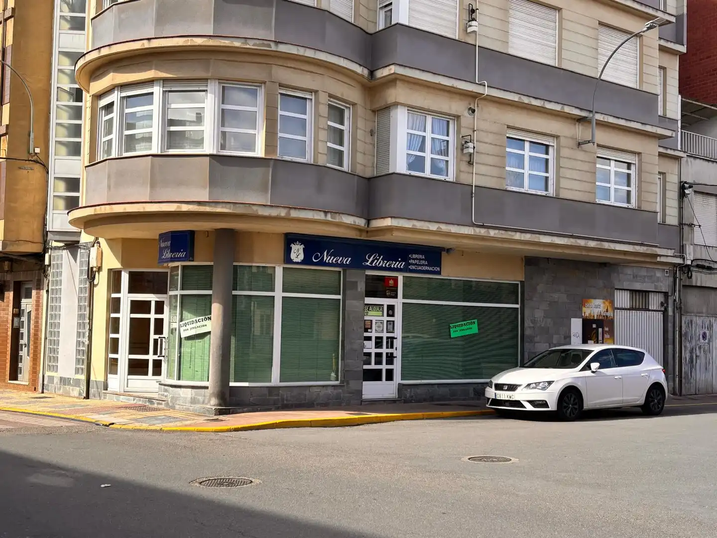 Local comercial en venda a Calle Antonio Palau 13