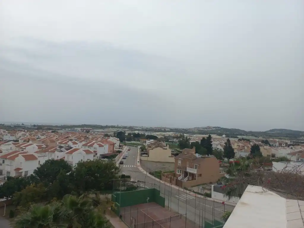 Außenansicht von Dachboden zum Verkauf in Vélez-Málaga mit Terrasse, Abstellraum und Gemeinschaftspool
