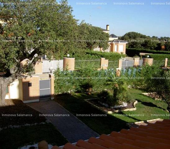 Casa adosada en Venta en Zurguén