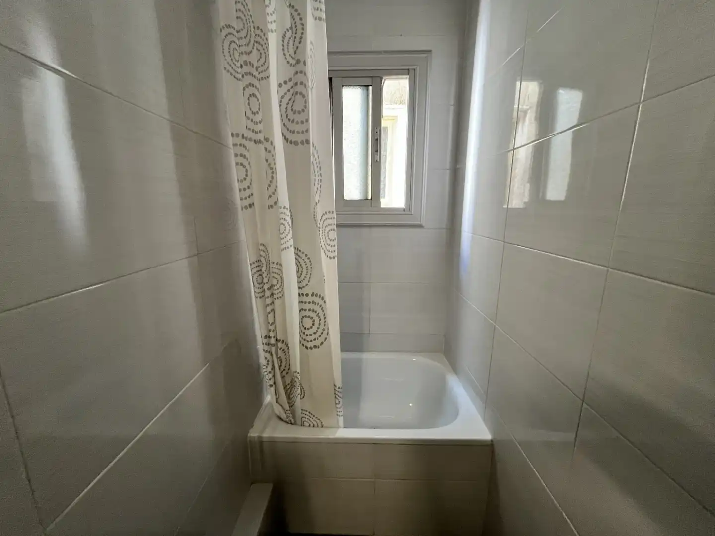 Bany de Àtic en venda en Barcelona amb Calefacció, Terrassa i Forn