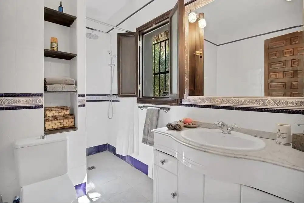 Baño de Casa o chalet en venta en Alhaurín El Grande con Jardín privado y Piscina comunitaria