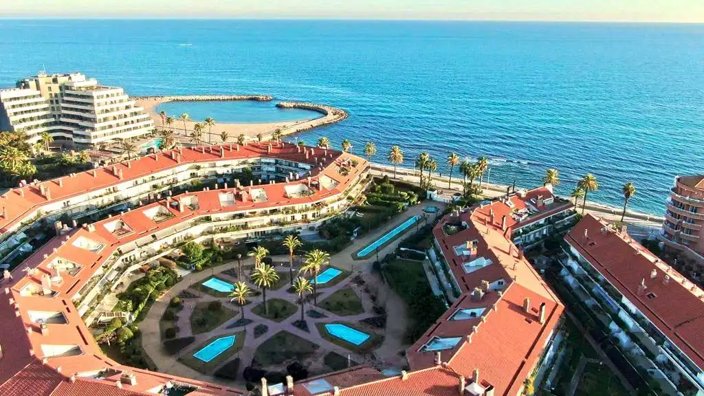 Vista exterior de Piso de alquiler en Sitges con Aire acondicionado, Calefacción y Terraza