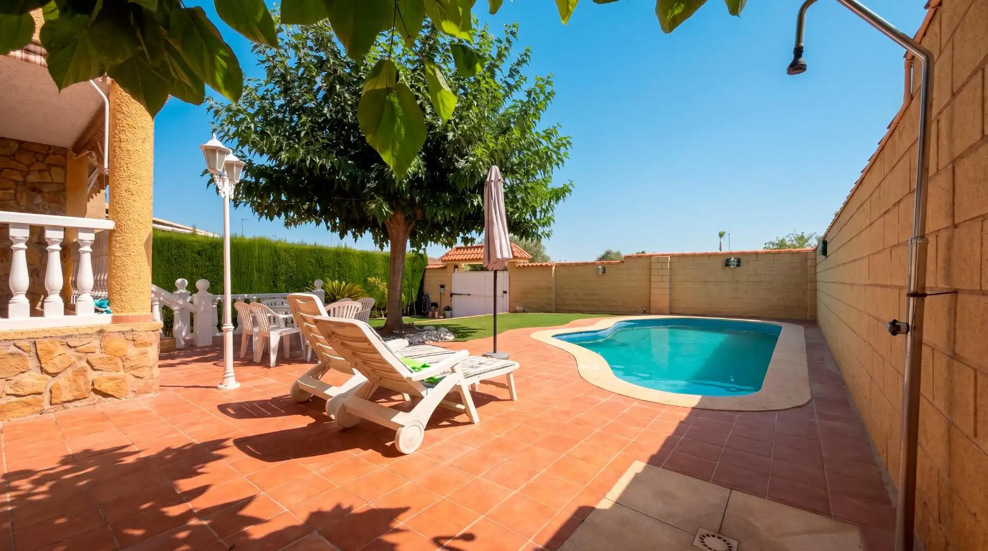 Piscina de Casa o xalet en venda en La Pobla de Vallbona amb Aire condicionat, Calefacció i Jardí privat