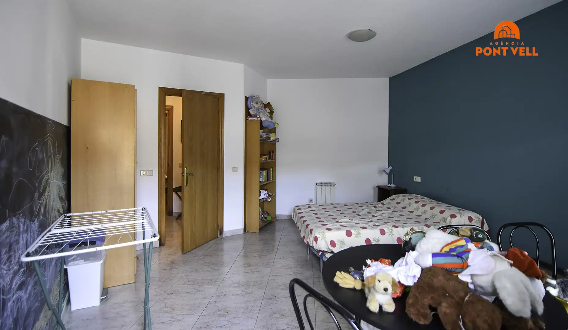 Dormitori de Pis en venda en La Bisbal d'Empordà amb Terrassa i Traster