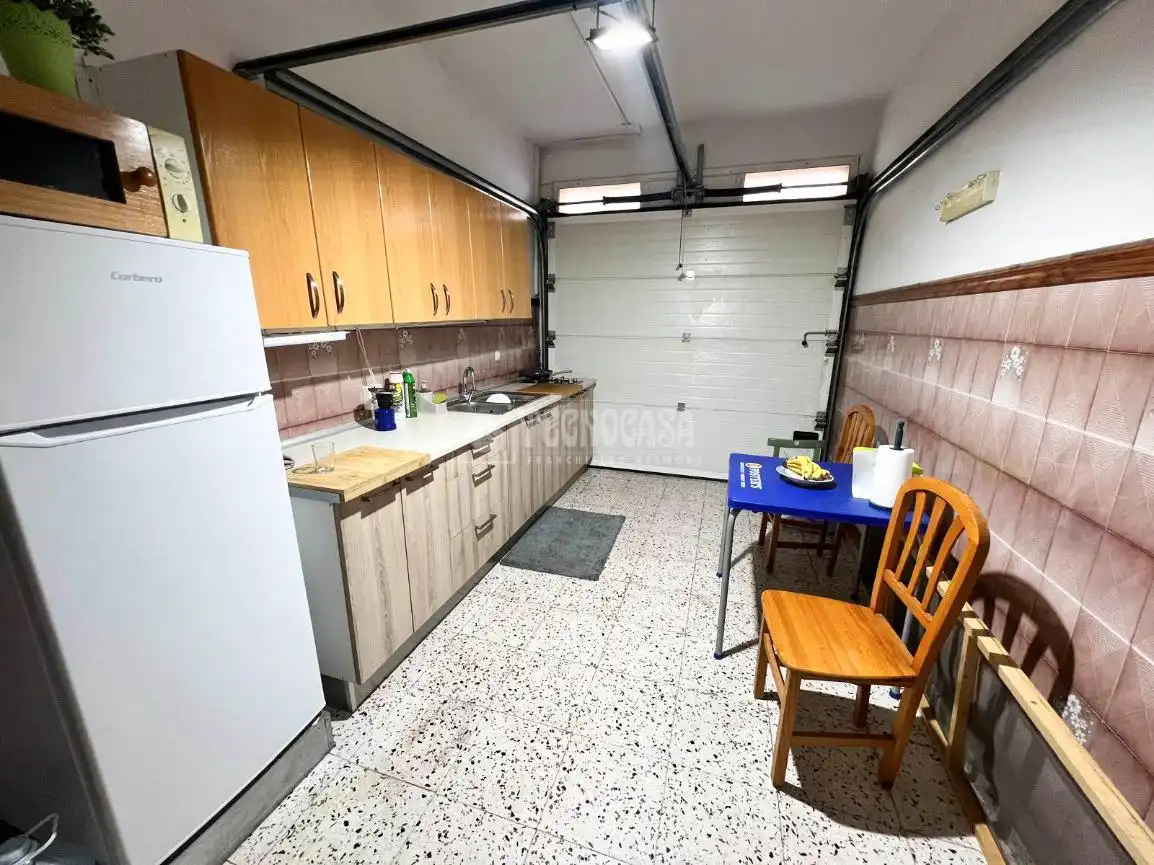 Cuina de Casa adosada en venda en Santa Lucía de Tirajana amb Aire condicionat, Terrassa i Traster