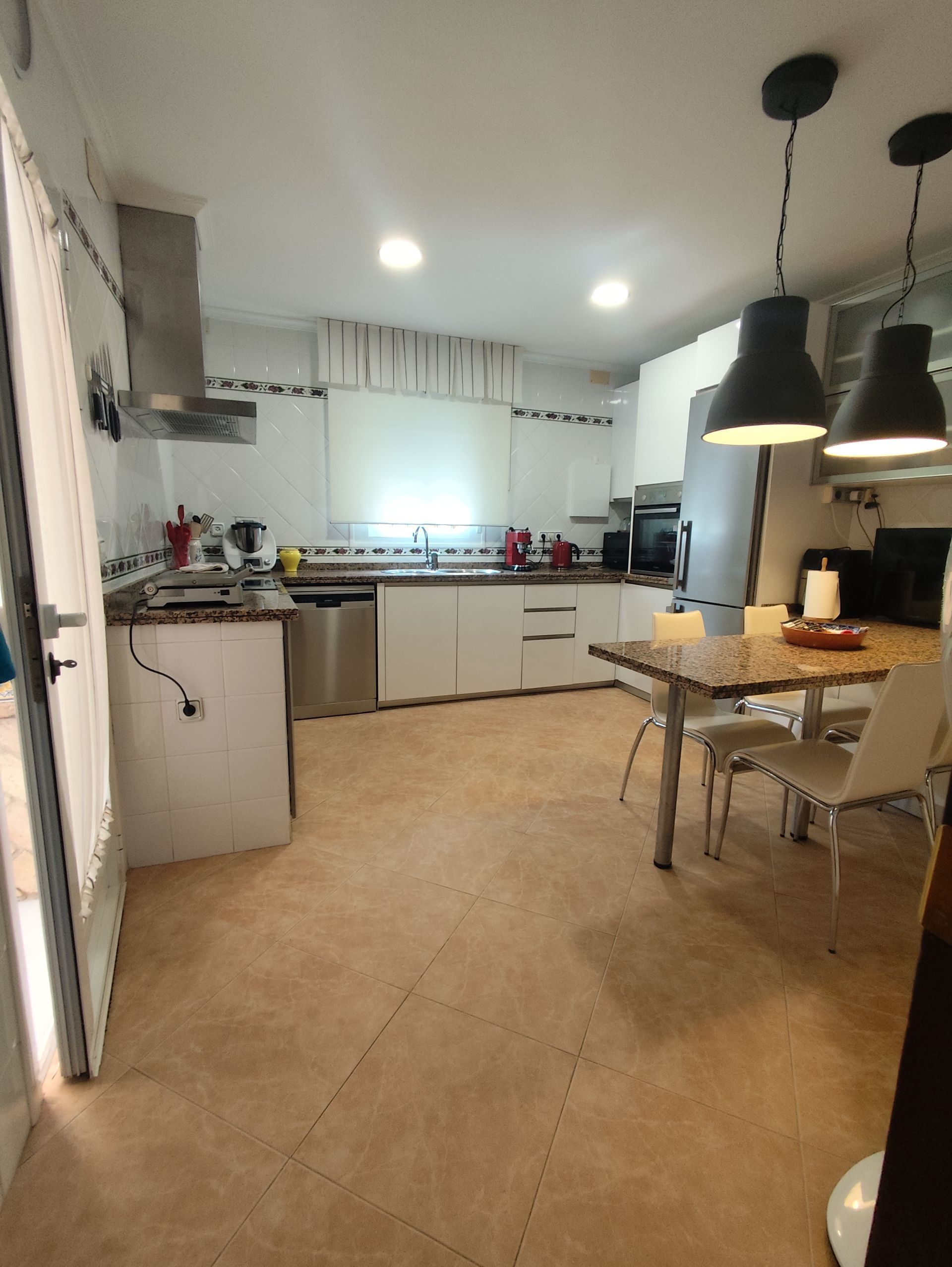 Cocina de Casa o chalet en venta en Gelves con Aire acondicionado, Calefacción y Trastero