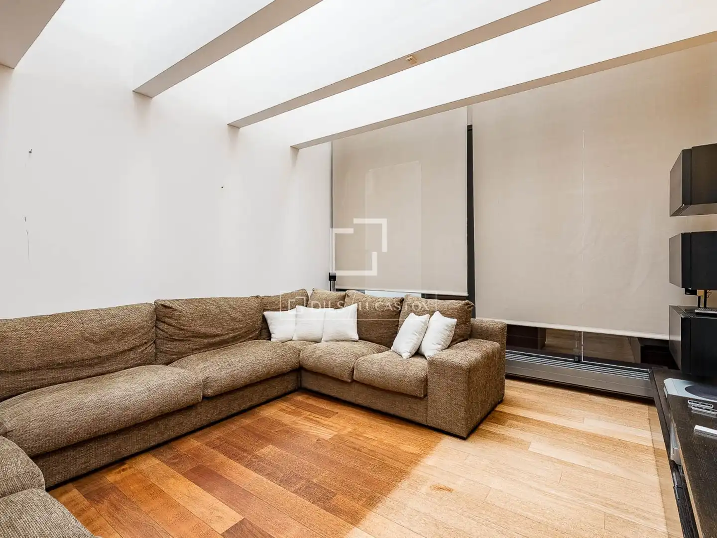 Sala d'estar de Casa o xalet en venda en Barcelona amb Aire condicionat, Calefacció i Terrassa