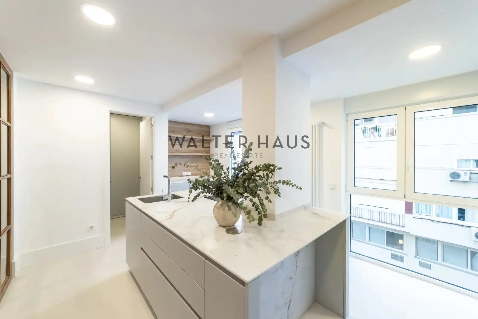 Flat with terrace for sale in Calle de Casado del Alisal, imagen 6