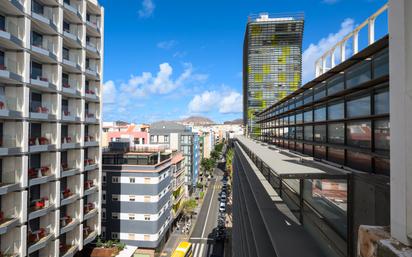 Vista exterior de Àtic en venda en Las Palmas de Gran Canaria amb Terrassa, Moblat i Forn