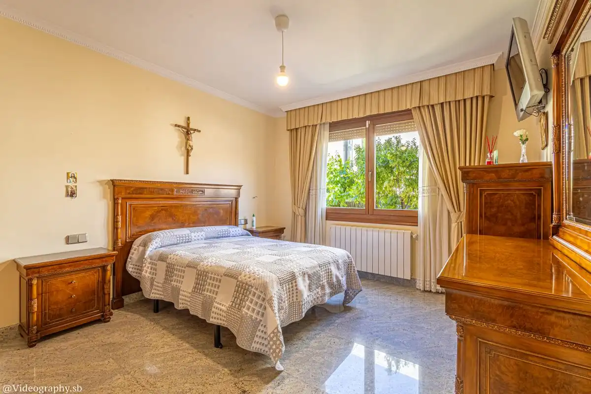 Habitación de Casa o chalet en venta en Alcalá de Henares con Aire acondicionado, Calefacción y Jardín privado