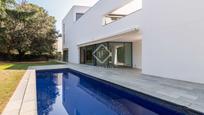 Vista exterior de Casa o xalet en venda en Sant Cugat del Vallès amb Aire condicionat, Terrassa i Piscina