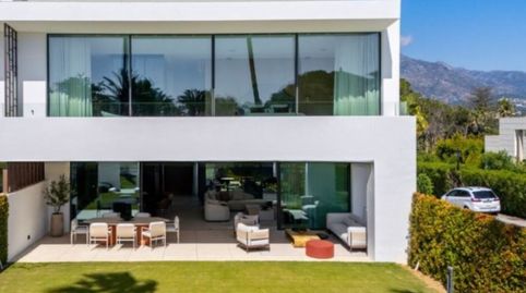 Villa Adosada Contemporánea en Atalaya Río Verde Situada en la exclusiva comunidad de Atalaya Río Verde, esta excepcional villa ad, imatge 2