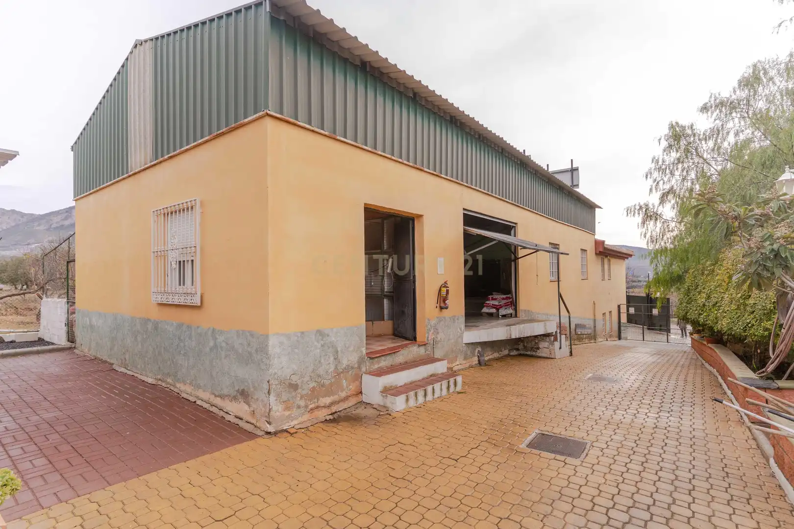 Vista exterior de Casa o xalet en venda en Dúrcal amb Jardí privat