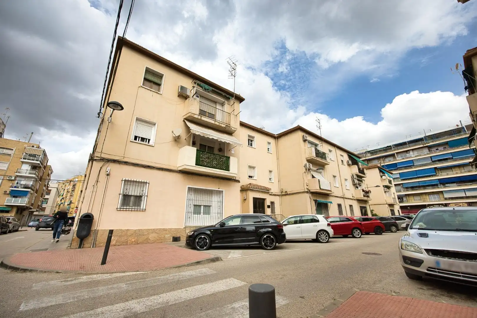 Vista exterior de Piso en venta en Orihuela