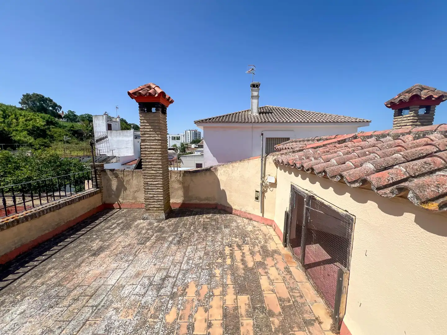 Vista exterior de Casa o xalet en venda en Sanlúcar de Barrameda amb Jardí privat