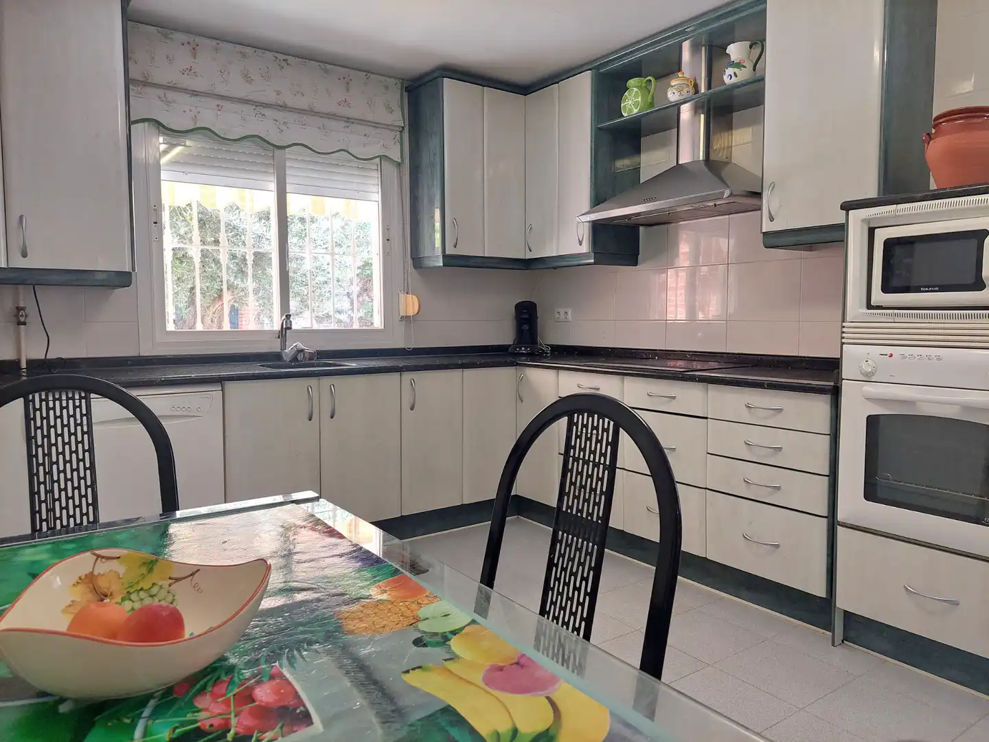 Cocina de Casa adosada en venta en Rivas-Vaciamadrid con Aire acondicionado, Calefacción y Jardín privado