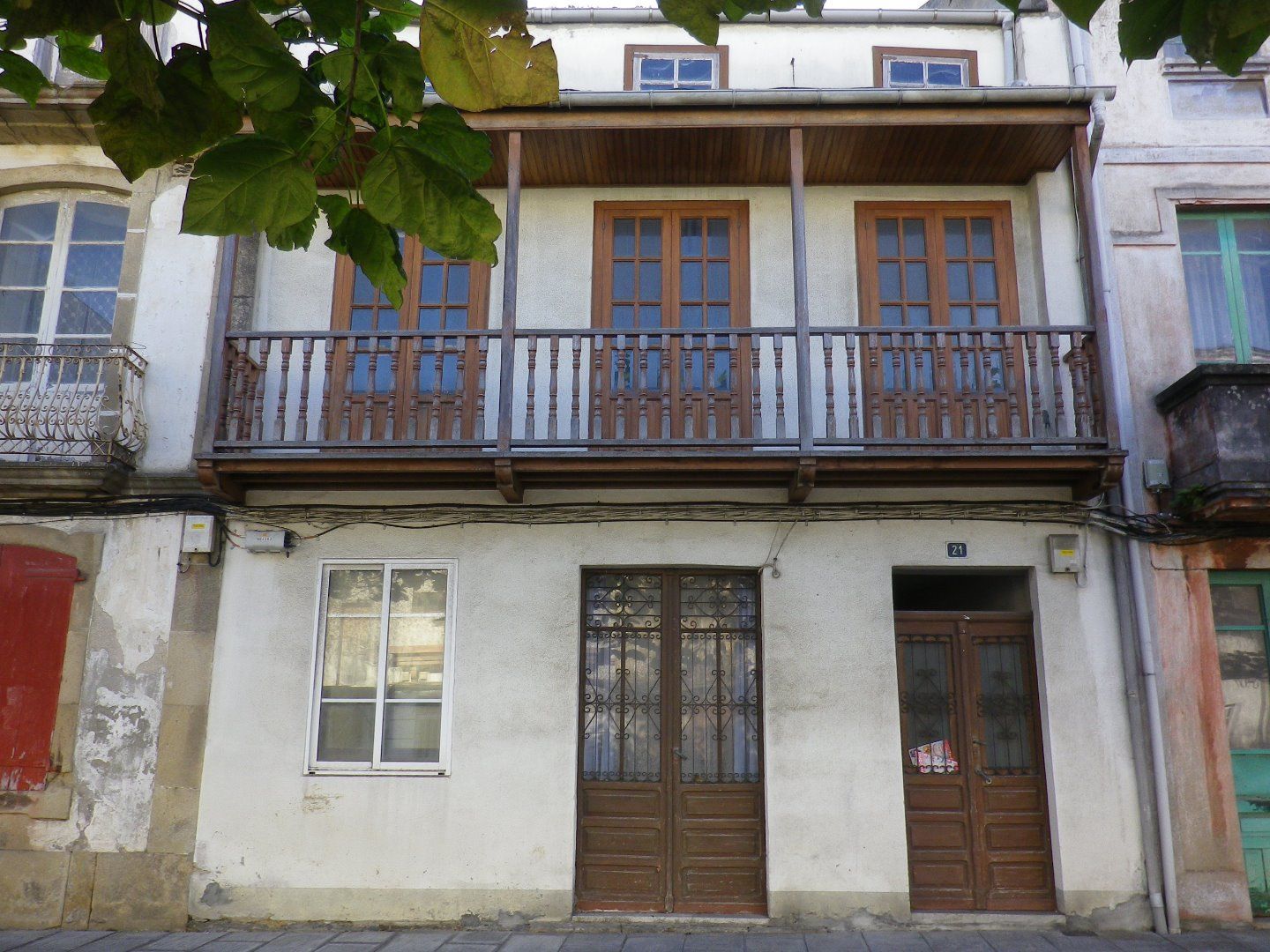 Vista exterior de Casa adosada en venda en Viveiro amb Calefacció, Jardí privat i Terrassa