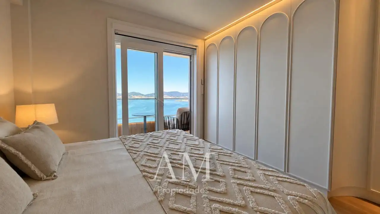 Habitación de Piso en venta en Vigo  con Calefacción, Terraza y Trastero