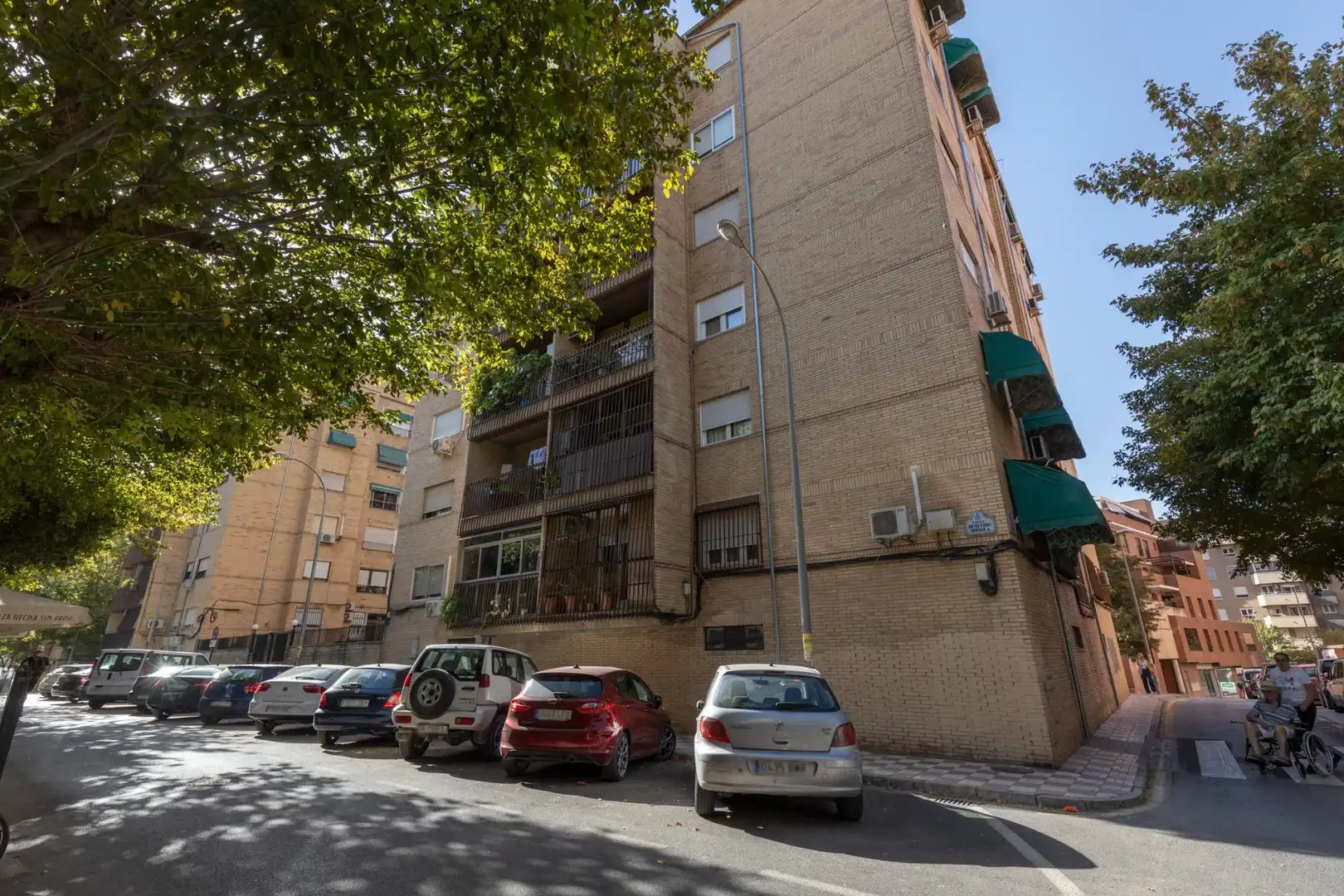 Vista exterior de Pis en venda en Granada amb Aire condicionat, Calefacció i Terrassa