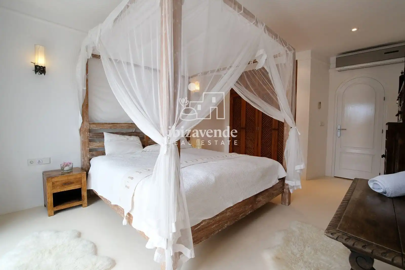 Bedroom of Houses for sale in Santa Eulària des Riu  with Air Conditioner, Private garden and Terrace