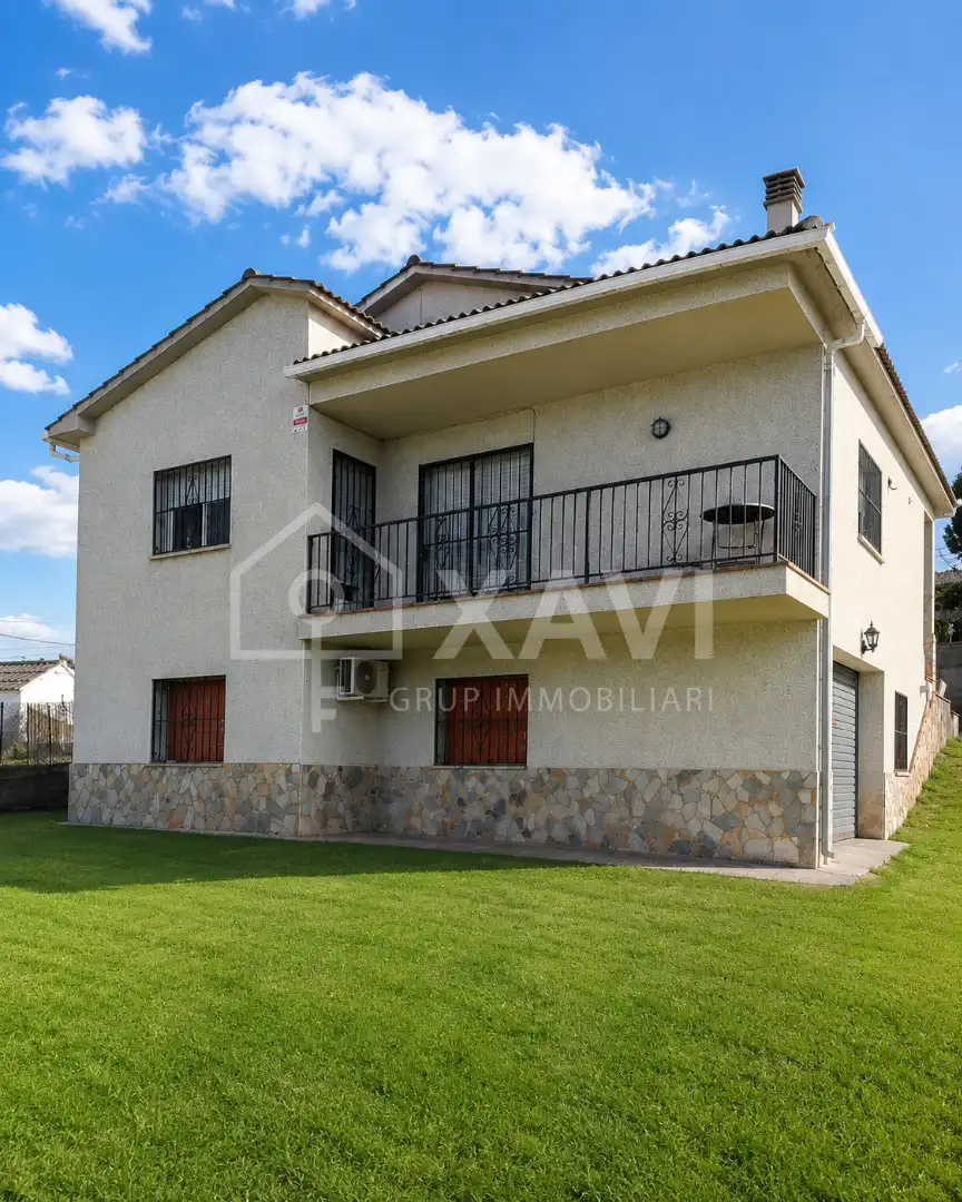Vista exterior de Casa o xalet en venda en Mediona amb Jardí privat, Moblat i Forn