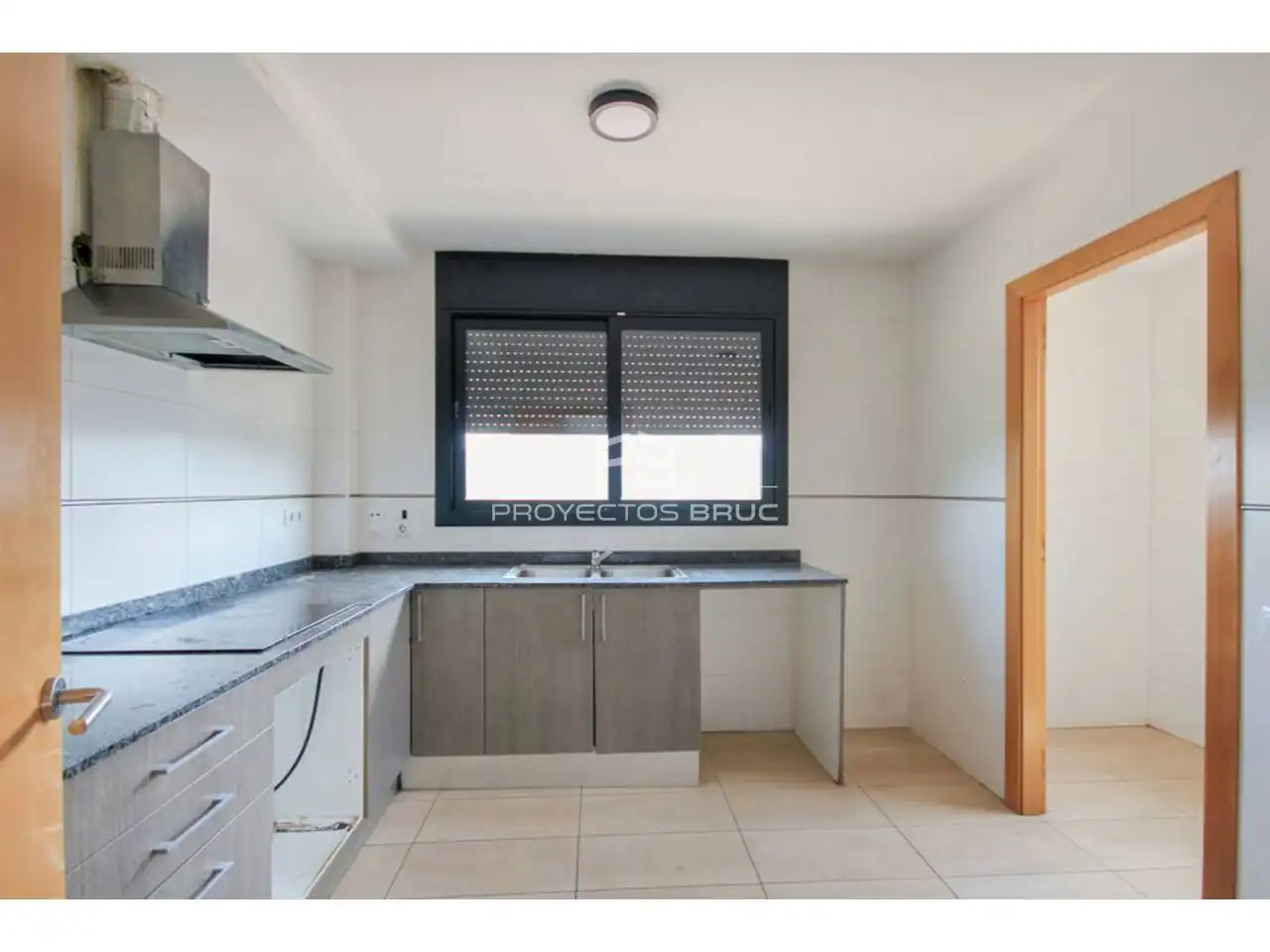 Villa mit Garten zum Verkauf in Corbera de Llobregat, imagen 5