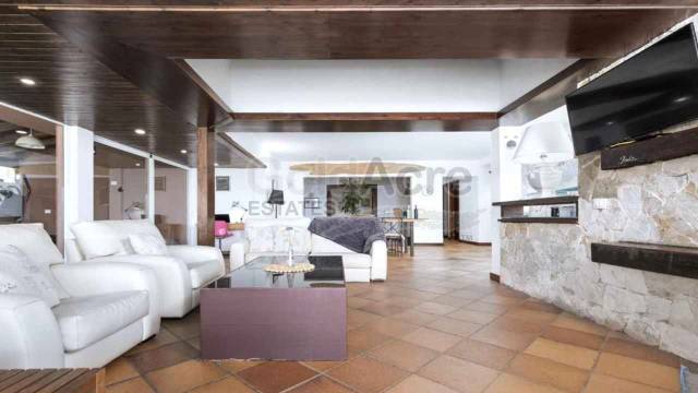 Casa-chalet en Venta en Parque Holandés