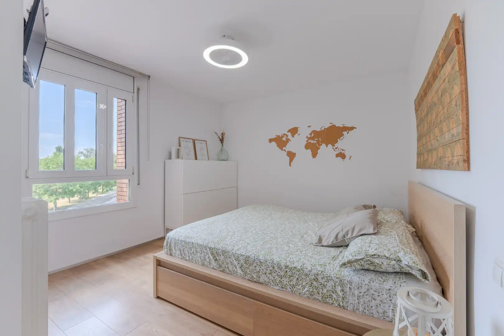 Schlafzimmer von Wohnung zum Verkauf in Girona mit Klimaanlage, Heizung und Parkett